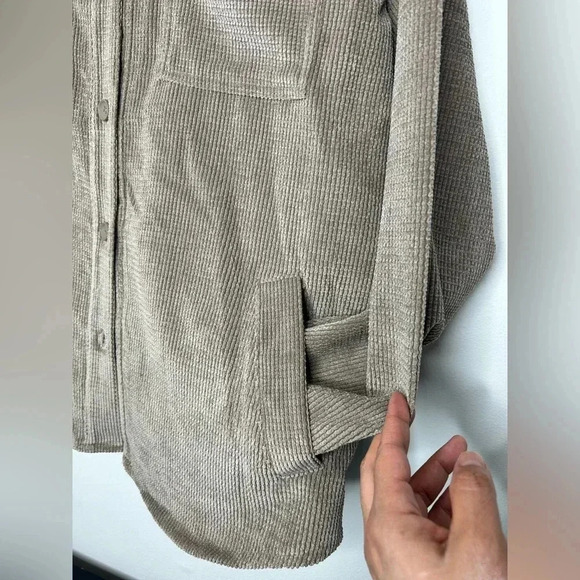 Stoosh Faux Corduroy Long Sleeve Brown Button Up Shirt Shacket Sz XL Cozy Travel - Picture 3 of 9